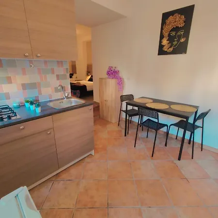 Tao House Golden Apartment *
